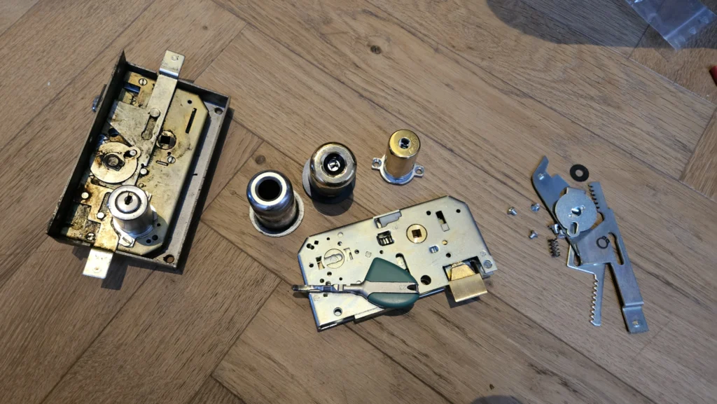 remplacement de serrure Aigueblanche